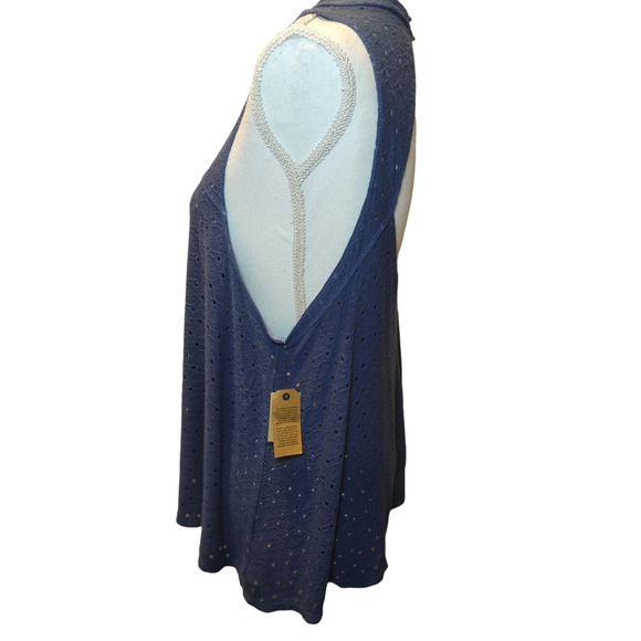 NWT American Eagle Outfitters Soft & Sex Eyelet Tank Top Open Back Blue Large - Picture 3 of 9